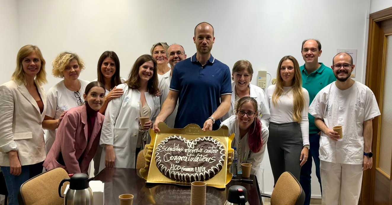 Group picture og the staff of HCD Gómes Ulla celebrating their role as a ScandiDos reference center.