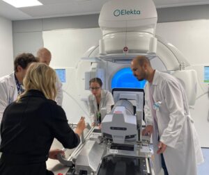 The team and the Delta4 Phantom+ at Gomez Ulla